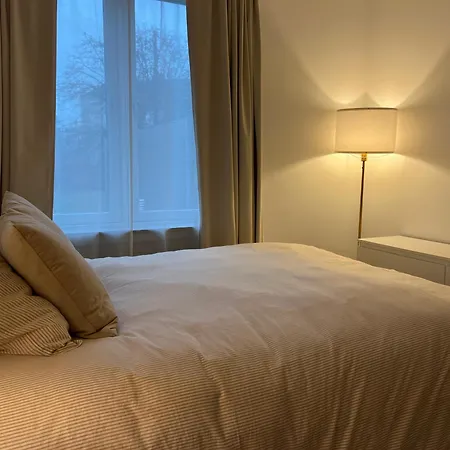 Cozy Nest 77 - Near Metro Apartment *