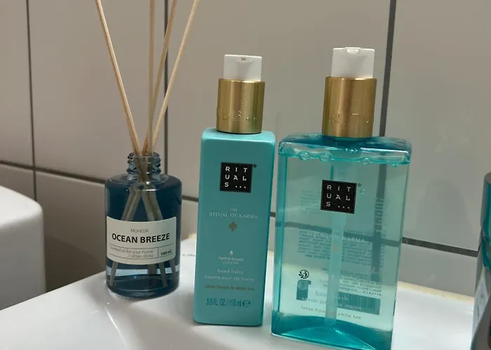 Cozy Nest 77 - Near Metro