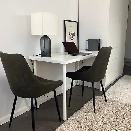 Cozy Nest 77 - Near Metro Apartmán
